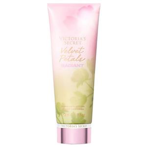 لوسیون بدن ویکتوریا سکرت ۲۳۶ میلی با رایحه velvet petals radiant