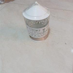 کندی باکس پایه دار سفید کوچک