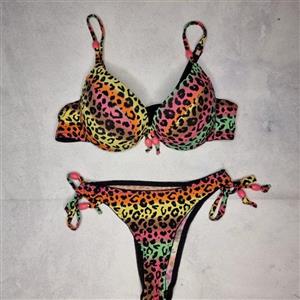 ست شورت و سوتین طرح پلنگی رنگ طوسی