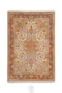 فرش دستباف ۶متری تبریز  گل ابریشم نقشه بنام دست دوم کرم