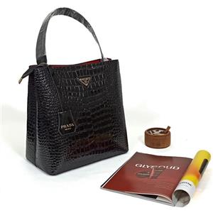 کیف پرادا سایز بزرگ مشکی سنگی