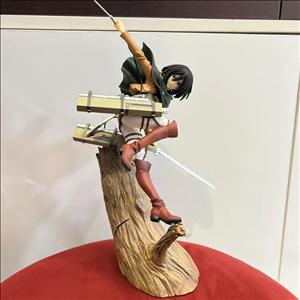 فیگور میکاسا روی تنه درخت کد Q_150