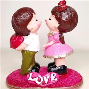 مجسمه بوسه لاو