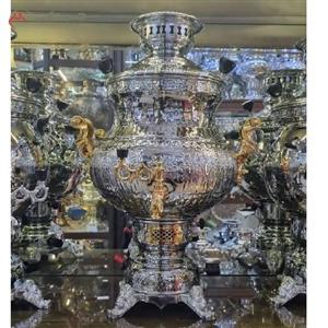 سماور 8 لیتری گازی برنجی کد 116 مدل طاووس قلم کاری شده، آبکاری کروم با دو رنگ طلایی و سیلور دارای ضمانت