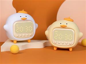 چراغ خواب سیلیکونی و ساعت زنگ‌دار دیجیتالی فانتزی رومیزی C15 Cartoon Duck Alarm Clock Silicone Night Light 