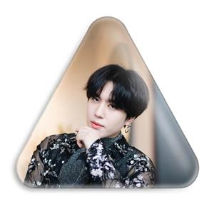 پیکسل خندالو طرح یوگیوم گروه گات سون GOT7 مدل مثلثی کد 11652