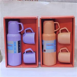 فلاسک مدل کادویی VACUUM FLASK SET کد 01 گنجایش 0.5 لیتر به همراه لیوان مجموعه 3 عددی