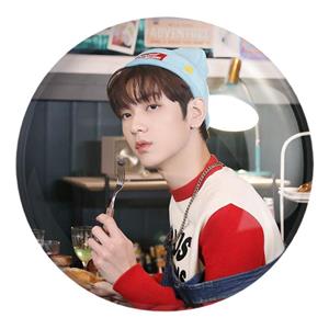 پیکسل خندالو طرح سوبین گروه تی اکس تی TXT کد 20038 مدل بزرگ