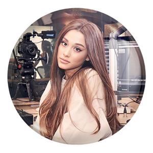 پیکسل خندالو طرح آریانا گرانده Ariana Grande کد 19079 مدل بزرگ