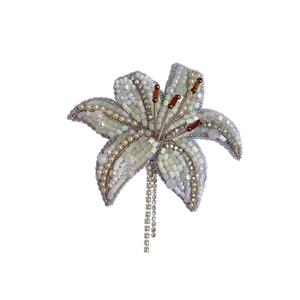 گل سینه دست ساز زنانه مدل لیلیوم