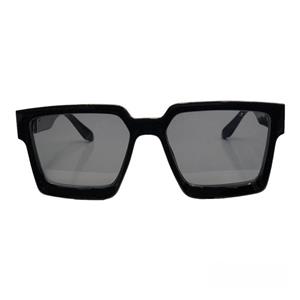 عینک آفتابی زنانه مدل کلاسیک کد 2022