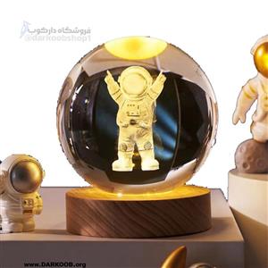 چراغ خواب مدل گوی کریستال طرح فضانورد کد 010