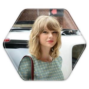 پیکسل خندالو طرح تیلور سوئیفت Taylor Swift مدل شش ضلعی کد 19058