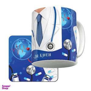 ماگ لاژید مدل اسم کاوه طرح پزشک کد Dr به همراه زیرلیوانی