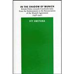 کتاب In the Shadow of Munich اثر Vit Smetana انتشارات Karolinum Press, Charles University