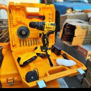 دریل پیچ گوشتی شارژی چکشی دیوالت مدل BRUSHLESS-36V مجموعه 28 عددی