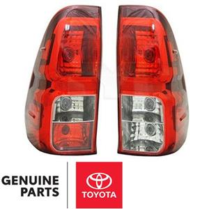 چراغ خطر عقب تویوتا هایلوکس 2016 تا 2019 اصلی جنیون پارت