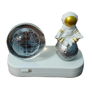 چراغ خواب مدل فضانورد طرح گوی کهکشانی