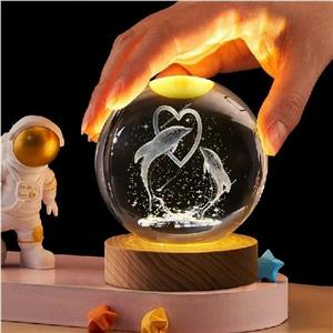 چراغ خواب مدل گوی کریستال 3D طرح دلفین و قلب کد 06
