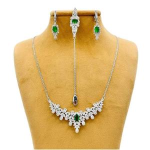 نیم ست نقره زنانه مدل نگین زمرد کد BF 20 -