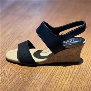 صندل زنانه Clarks Kyarra Faye کد 012