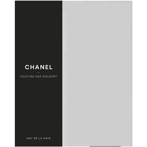 کتاب Chanel Couture and Industry اثر Amy de la Haye انتشارات V&A 
