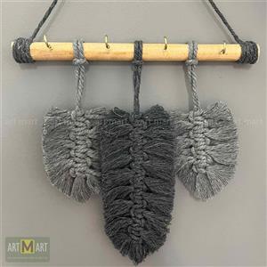 جاکلیدی چوبی با سه آویز مکرومه کد 01
