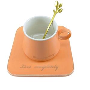 فنجان سرامیکی مدل لاو به همراه زیر لیوانی و قاشق