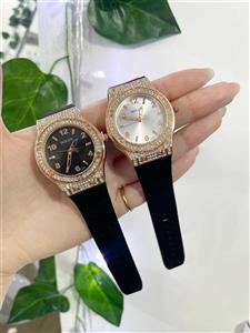 ساعت مچی عقربه ای زنانه بولون مدل کلاسیک قاب دور نگین کد 3