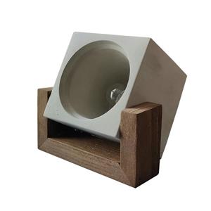 چراغ رومیزی مدل بتنی پایه چوبی