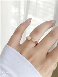 انگشتر زنانه طلایی ژوپینگ رنگ ثابت ضد حساسیت آبکاری شده کیفیت عالی کد 2015834