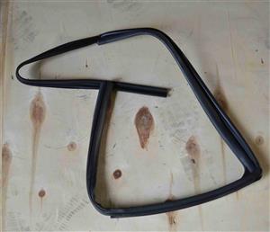 نوار آبگیر دور شیشه درب عقب راست(ماهوتی) برلیانس220-230