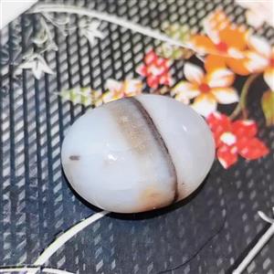 نگین سنگ عقیق سفید رگه دار معدنی 18.7در14 میلیمتر