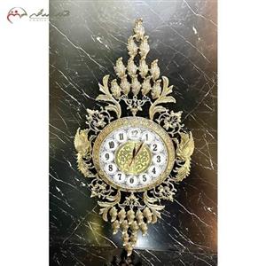 ساعت دیواری از جنس برنز در طرح درخت کاج برجسته و پرنقش و نگار به رنگ طلایی