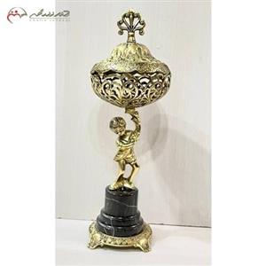 ظرف شکلات خوری برنزی در ابعاد متوسط، ستون و پایه سنگی طرح پسر بچه ایستاده، درجه یک 