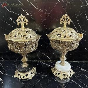 ظرف شکلات خوری برنزی در طرح گل لاله با پایه سنگی در دو رنگ سیاه و سفید، سبک و شکیل 