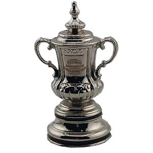 اسباب بازی زینتی مدل جام فوتبال کد 01