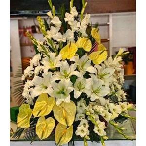 سبد گل سفید برای تسلیت e4