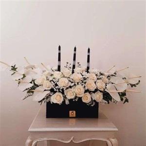 سبد گل تسلیت طبیعی e126