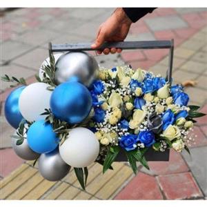 باکس گل تولد با تم آبی و سفید 3279
