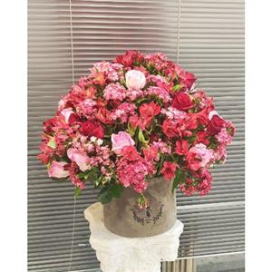 سبد گل برای استاد راهنما 3070