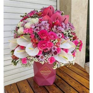 سبد گل طبیعی زیبا 3037
