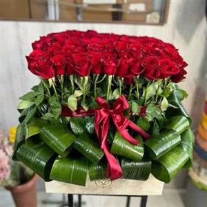 سبد گل رز سفید و صورتی a421
