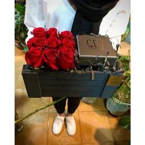 سبد گل تبریک روز زن a411