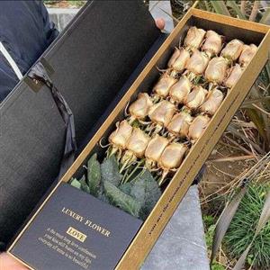 باکس گل رز طلایی a1356