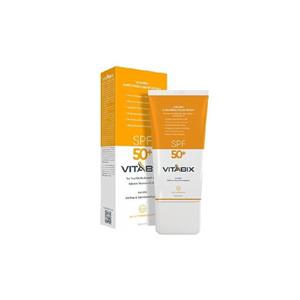 کرم ضد آفتاب بی رنگ با SPF 50 مناسب پوست چرب و مختلط حجم 150 میلی لیتر ویتابیکس