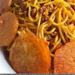 غذای خانگی ماکارونی باگوشت تازه