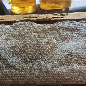 عسل مومی شان.عسل مومی چهل گیاه.طبیعی و کاملا رسیده