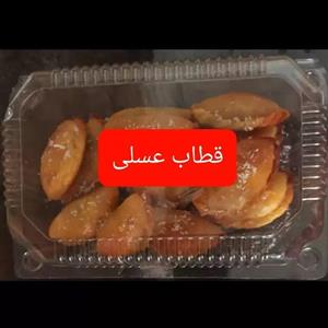 قطاب خانگی عسلی با طعم هل و مغز گردو و نارگیل