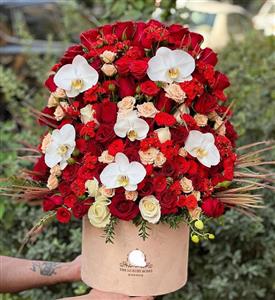 گل و گلدان هدیه خاص به مناسبت تولد نوزاد 9339